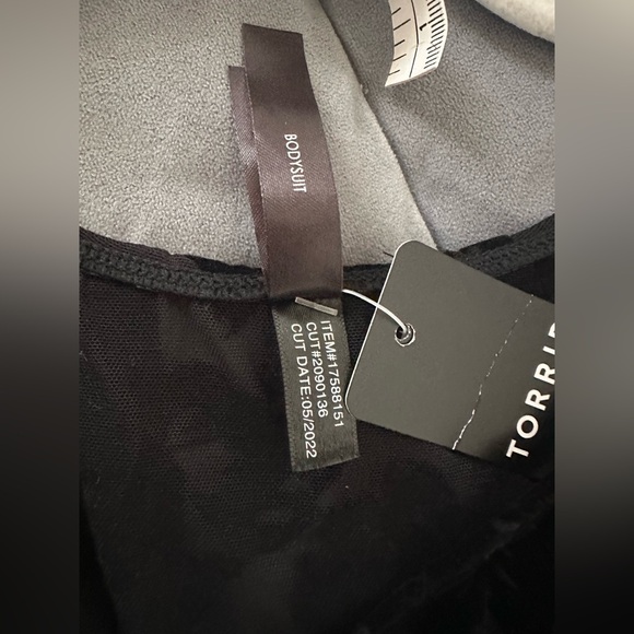 NWT Torrid Flocked Roses Black Bodysuit snap crotch Witchy Layering size 5X - Picture 12 of 13